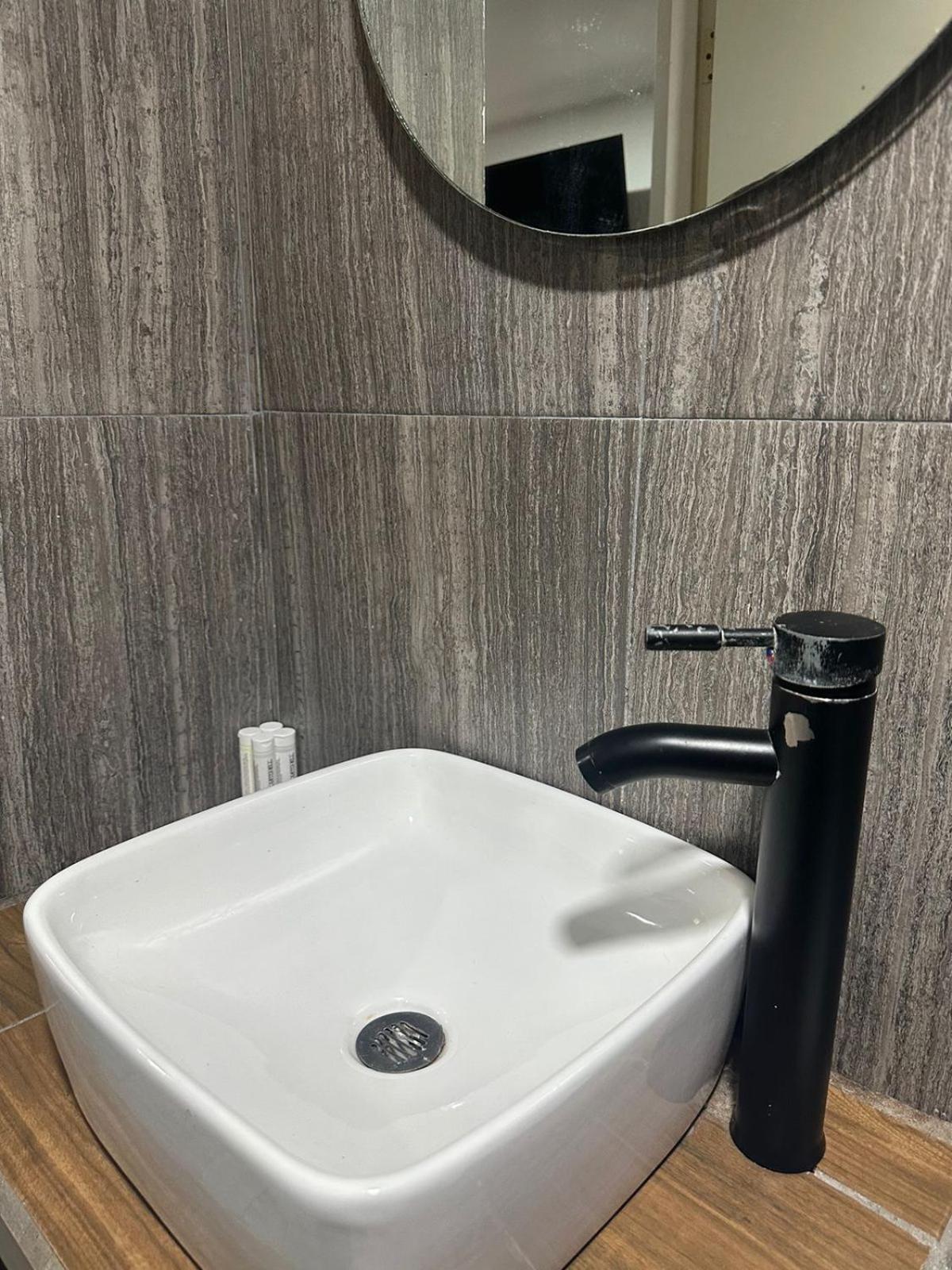 Apartamentos Ambassador Tijuana Luaran gambar